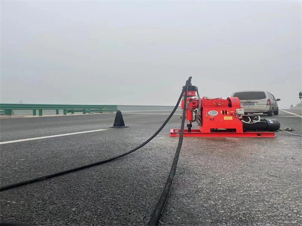 宁武马路路基路面开裂下沉注浆加固灌浆